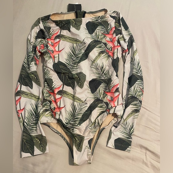 PEÑA life Womens one piece swim suit. Made in Brazil. New with tags! - Picture 10 of 13